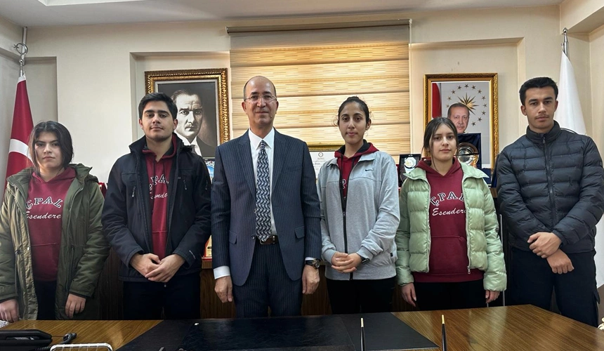 Esendere Belde Belediyesi'nden öğrencilere maddi destek