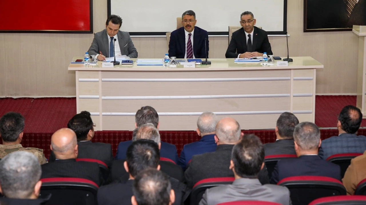 Hakkari'de deprem toplantısı: Planlanan tedbirler açıklandı