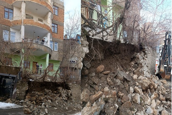 Hakkari'de istinat duvarı çöktü