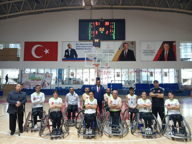 Hakkari Sümbül Engelliler Spor Kulübü, rakibini 51-33'lik skorla mağlup etti