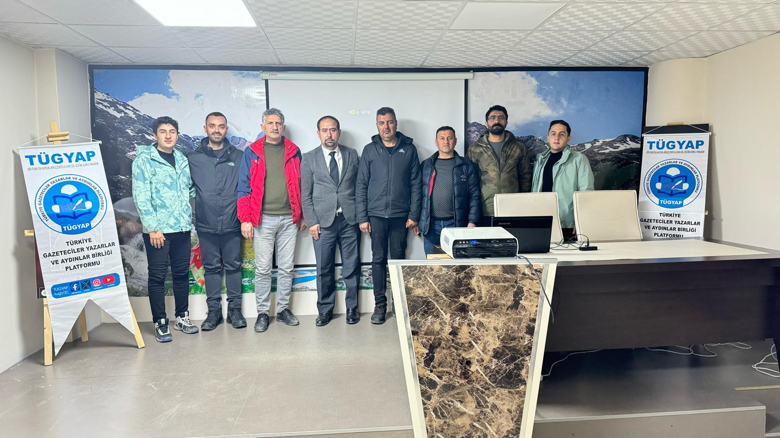 TÜGYAP Hakkarili basın mensupları ile bir araya geldi