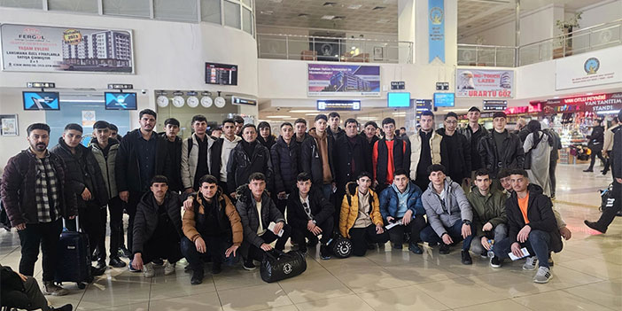 Hakkarili öğrencilerin İstanbul gezisi başladı