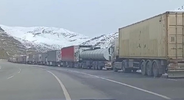 Esendere Gümrük Kapısı'nda10 kilometrelik tır kuyruğu