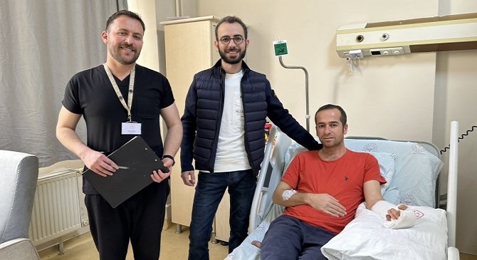 Yüksekova'da İlk defa parmak rekonstrüksiyonu yapıldı