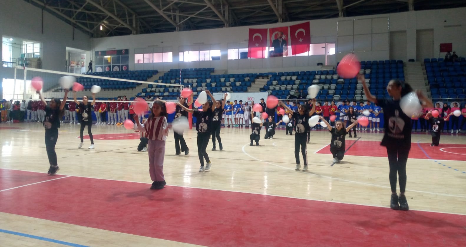 Hakkari Sportif Faaliyetler Kulübü'nden Spor şöleni!