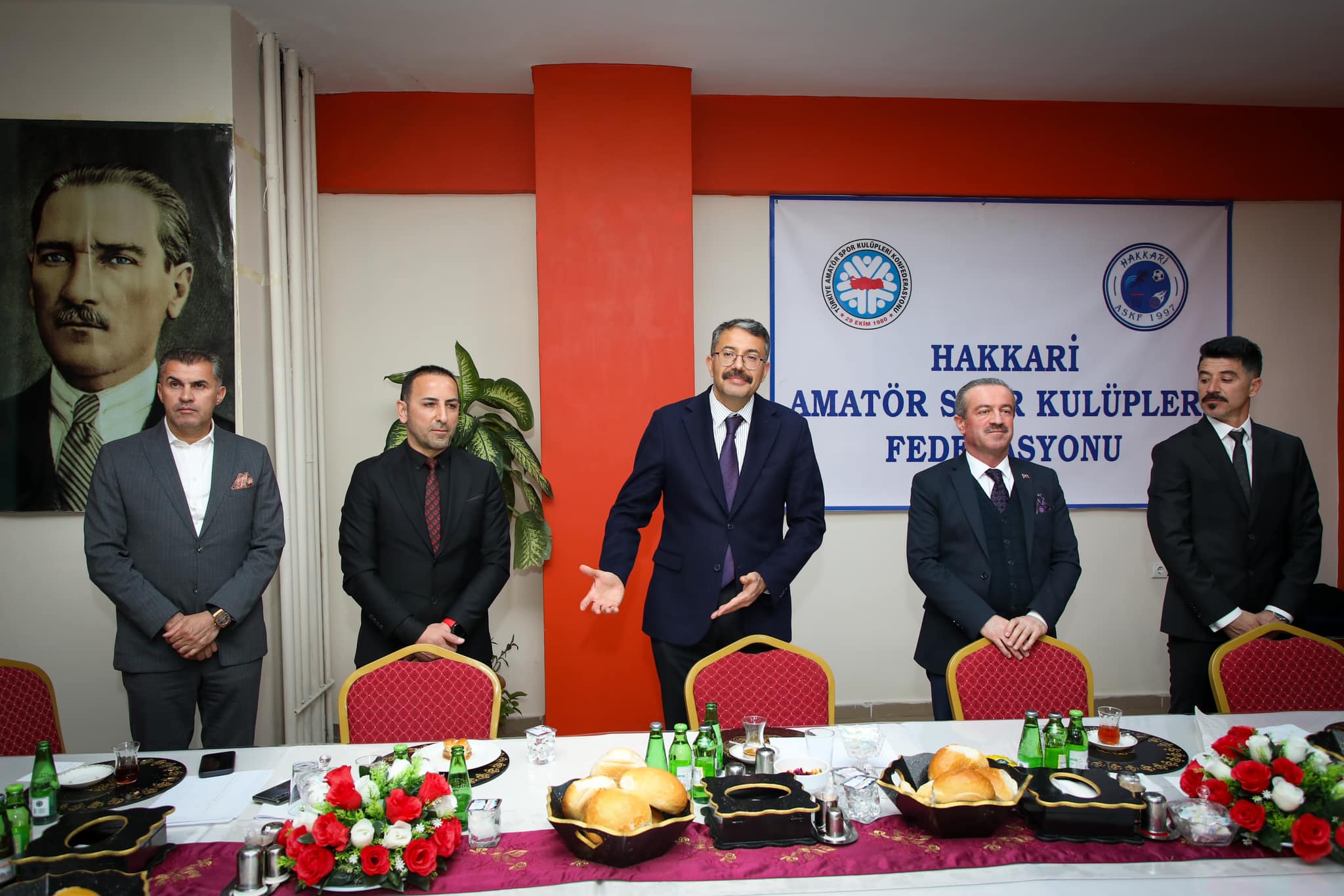 Vali Çelik, Sporcular ile bir araya geldi