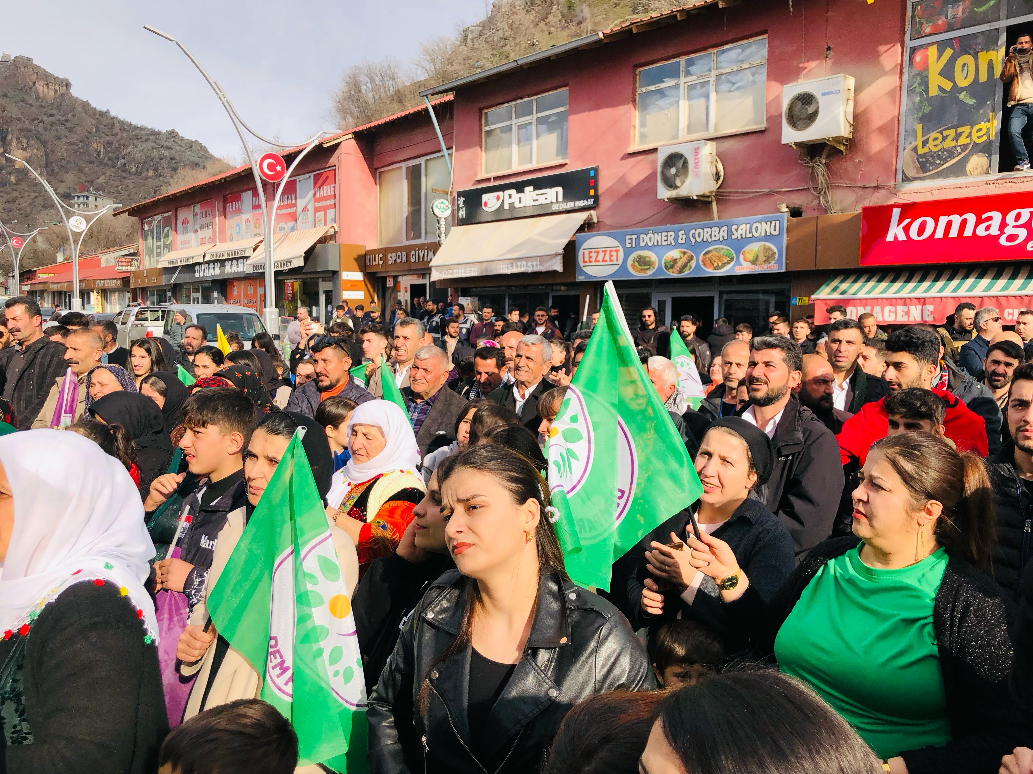 Dem Parti Çukurca'da seçim ofisini açtı
