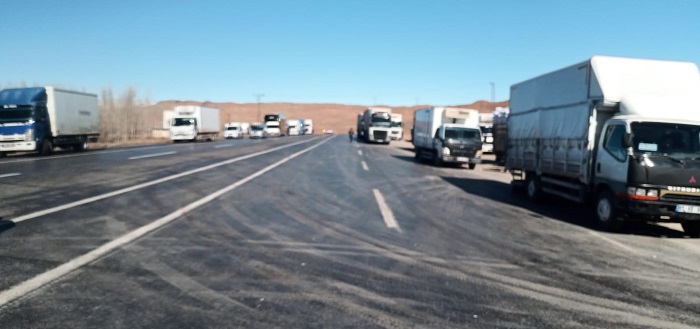 Hakkari Van Karayolu saatler sonra açıldı