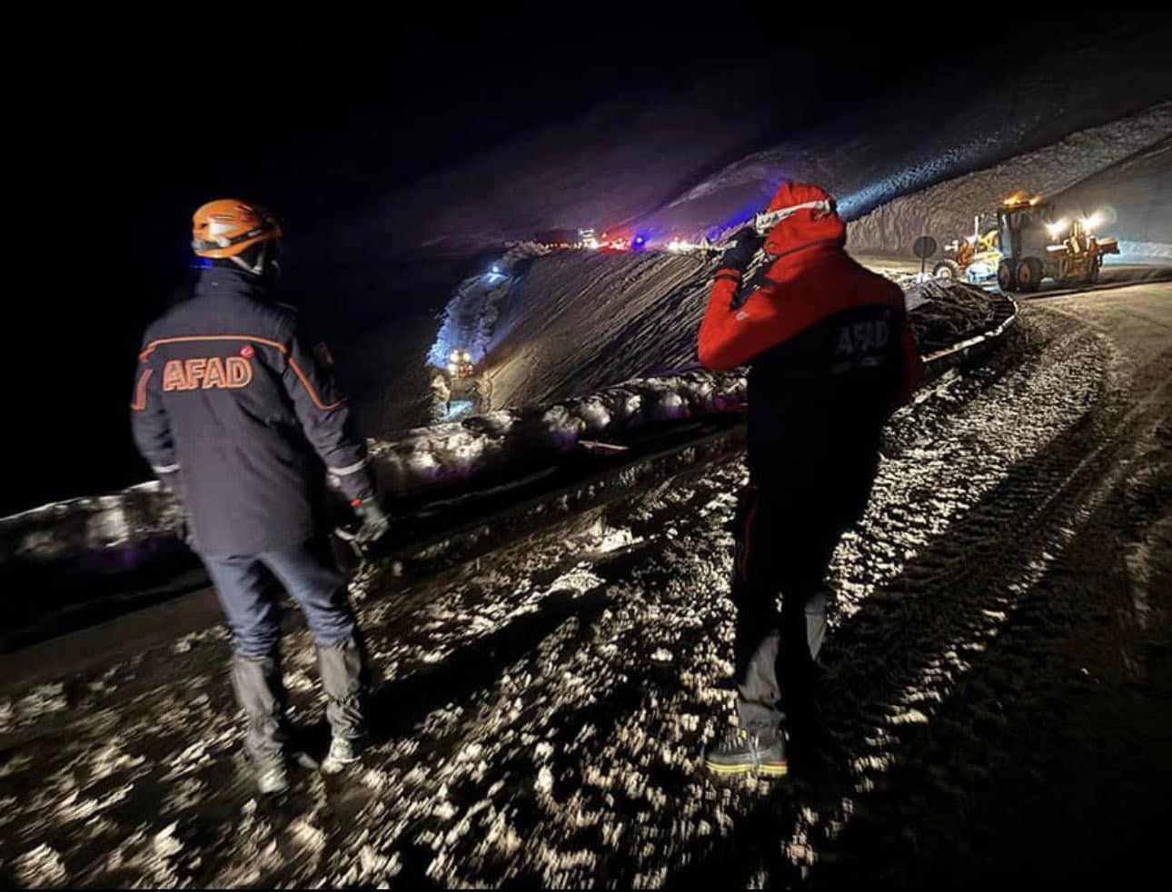 Hakkari-Van karayolu ulaşıma kapatıldı
