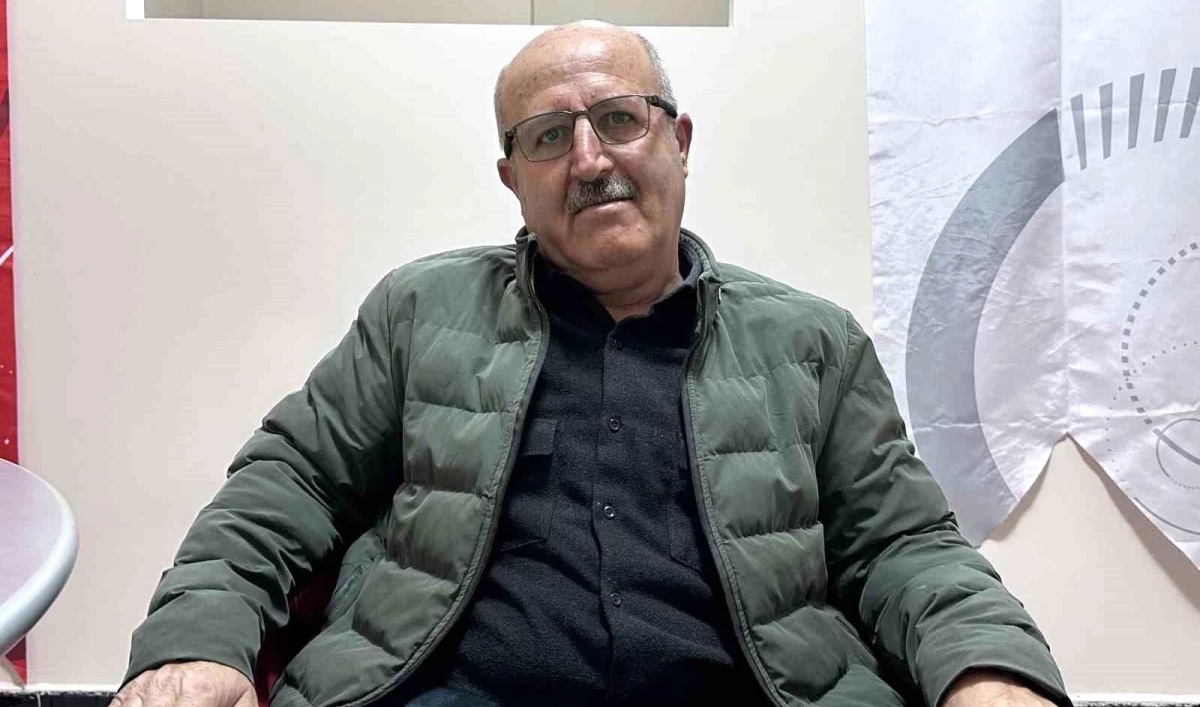 Hakkari'de 25 yıllık muhtarlık görevini gençlere bıraktı