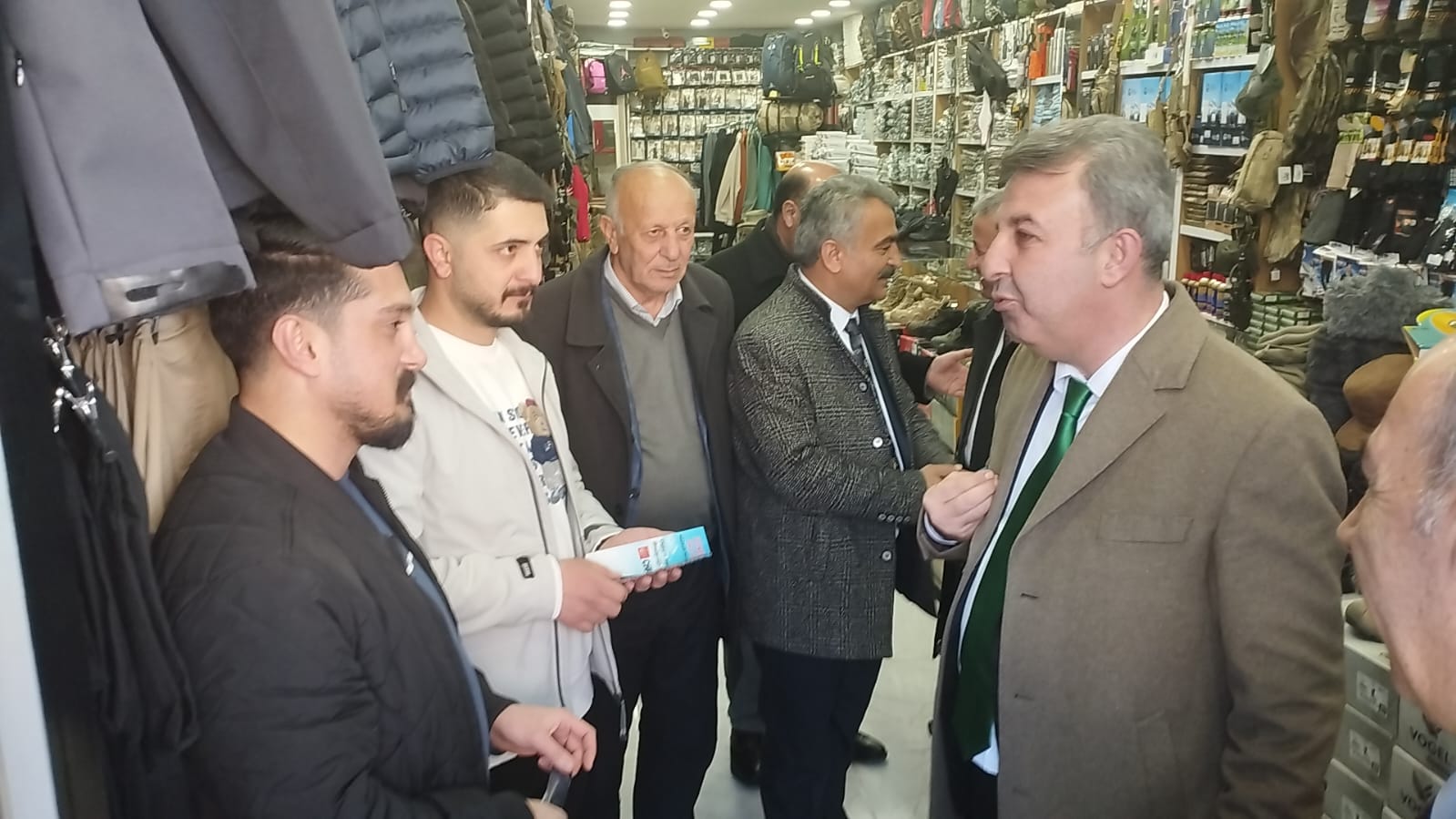 CHP Adayı Özbek, Esnaf Ziyaretlerini sürdürüyor