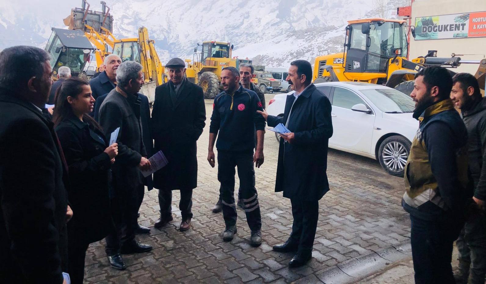 Dem Parti Hakkari Belediye başkan adayları sanayi ziyaret etti