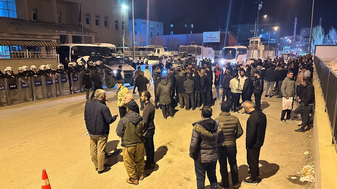 Hakkari'de gözaltına alınan 44 kişiden 14'ü tutuklandı