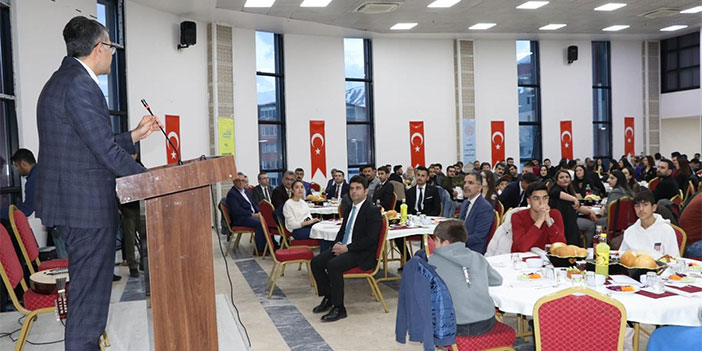 Vali Çelik, Eğitim camiasıyla İftarda buluştu