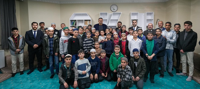 Vali Çelik, Hafızlık Öğrencileriyle iftarda buluştu