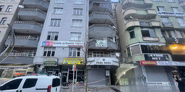 Çarşıda yürürken kafasına beton parçaları düştü