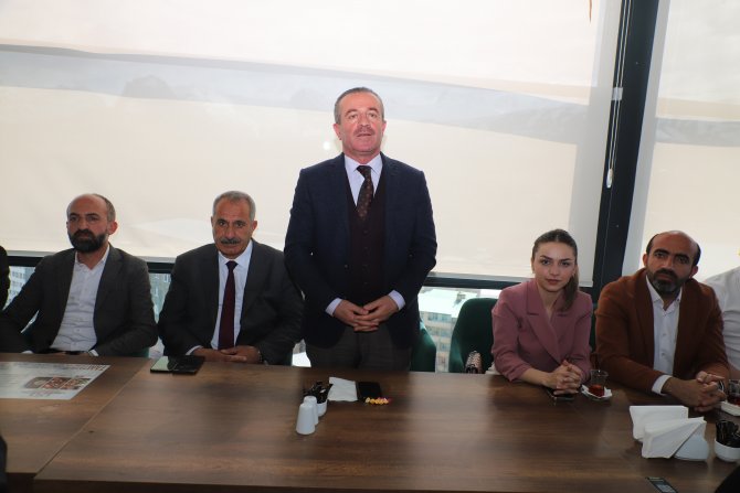 AK Parti Hakkari İl Teşkilatı bayramlaşma yemeğinde buluştu