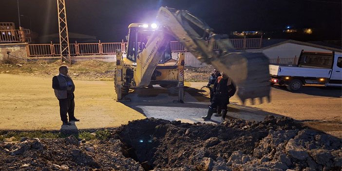 Hakkari Belediyesi ekipleri gece mesaisinde