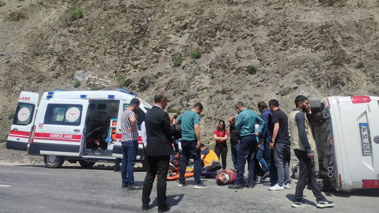 Hakkari-Yüksekova kara yolunda kaza