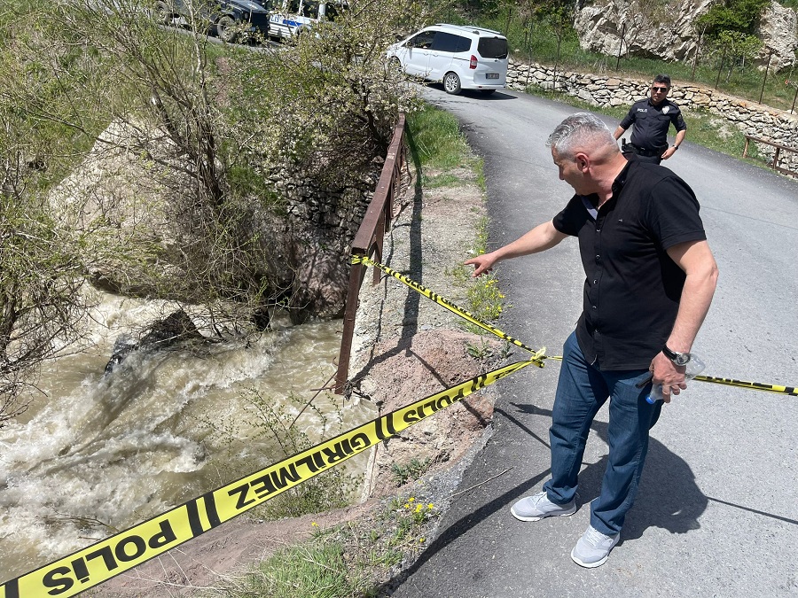 Hakkari’de Dereye  düşen yaşlı adam için arama kurtarma çalışması başlatıldı