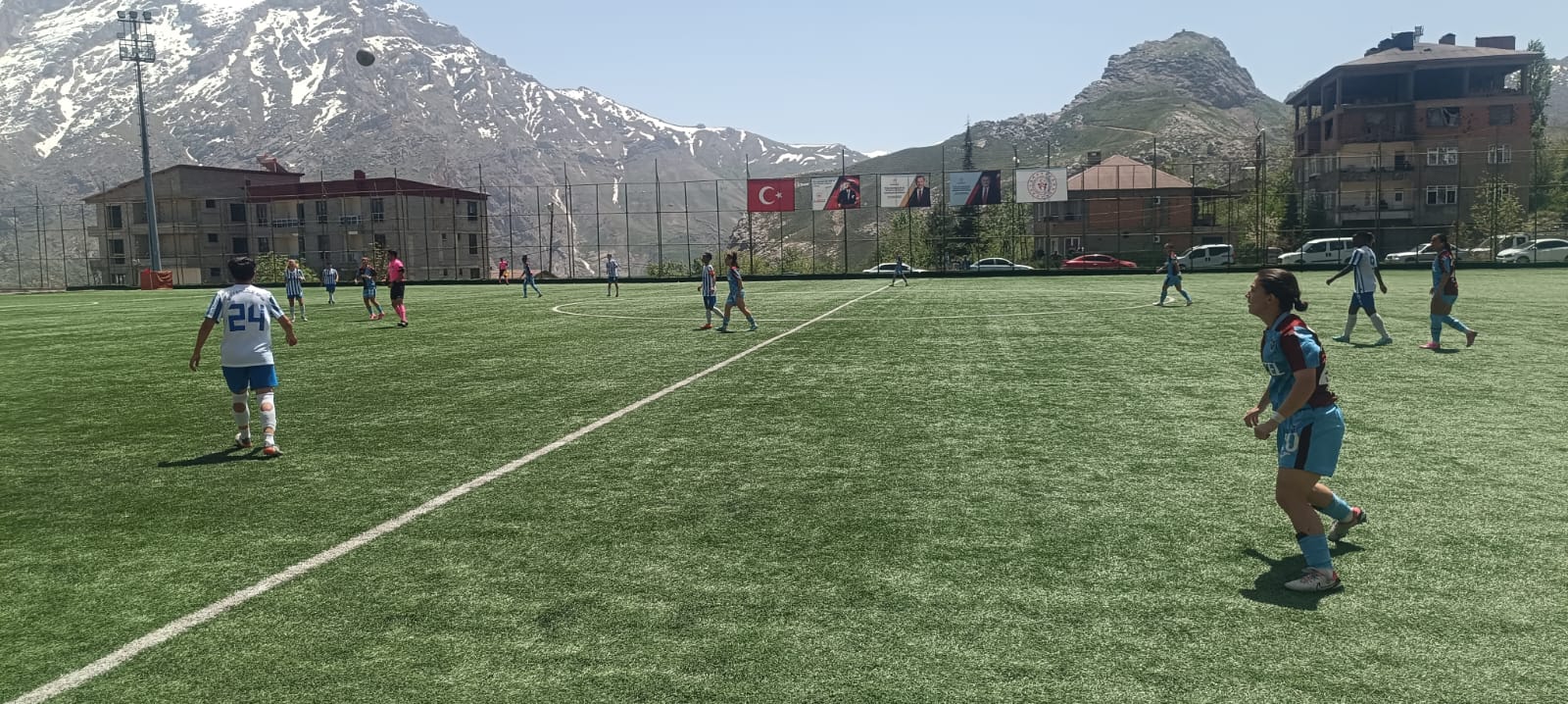 Hakkarigücü Kadın Futbol Takımı Trabzonspor'u 6-2 Mağlup Etti