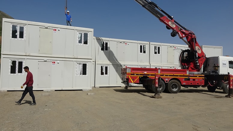Hakkari'de Deprem hazırlığı... Konteyner kurulumu başladı