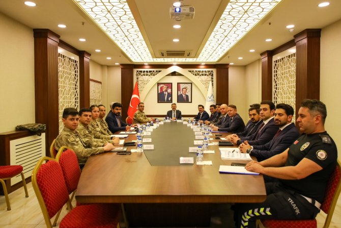 Hakkari'de aranan 113 şahıs yakalandı