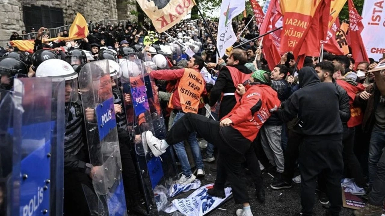 İstanbul'da 210 kişi gözaltına alındı; 28 polis yaralandı