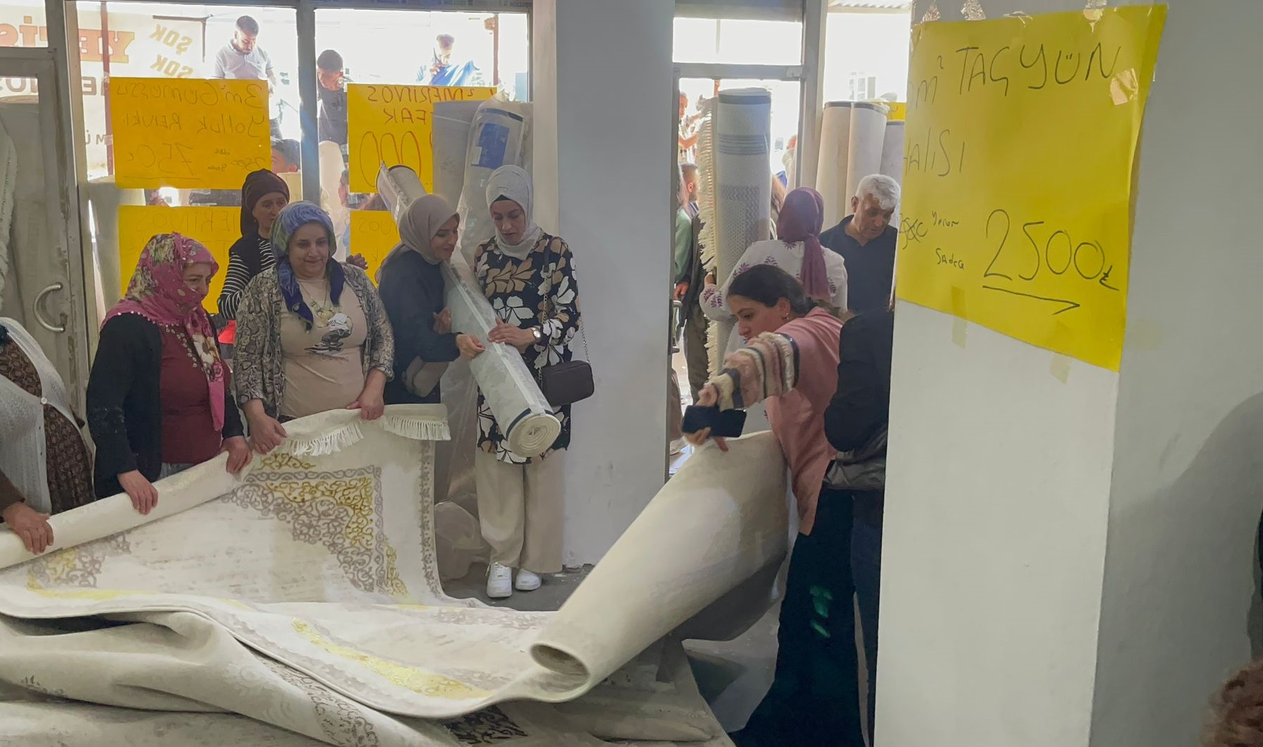 Gaziantep halıları Hakkari'de zararına satılacak