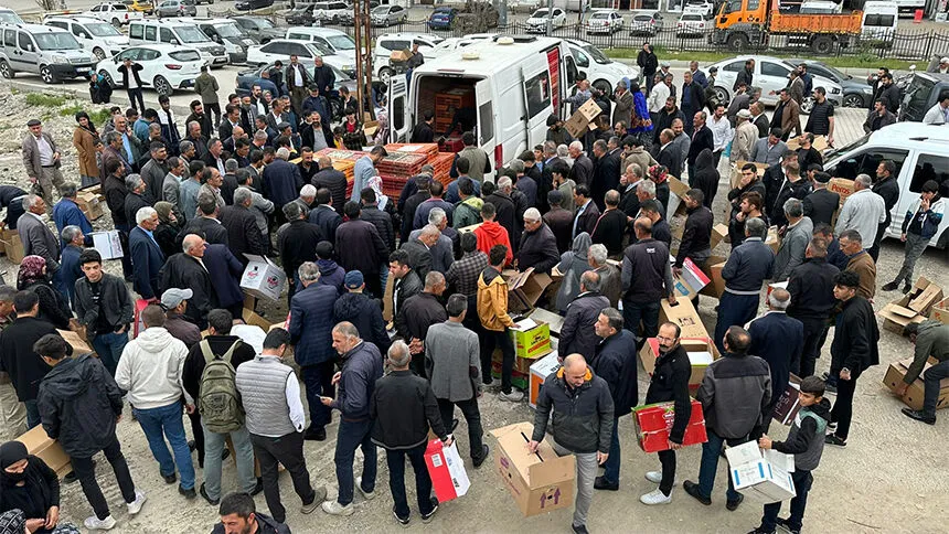 Yüksekova'da Uygun fiyatlı tavuk ve horoz satışı!