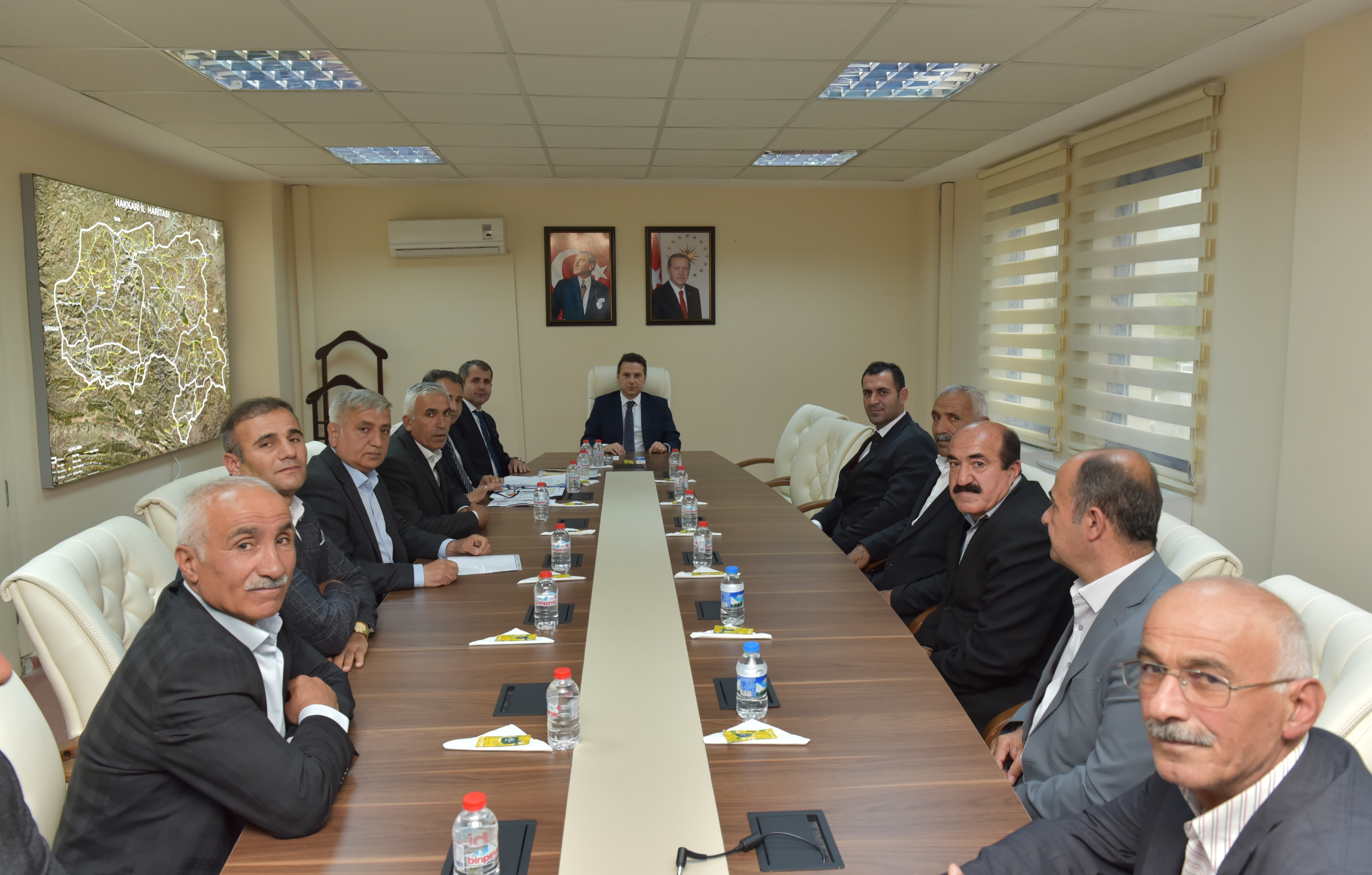 Vali Yardımcısı Buğra Karadağ, köy muhtarlarının taleplerini dinledi