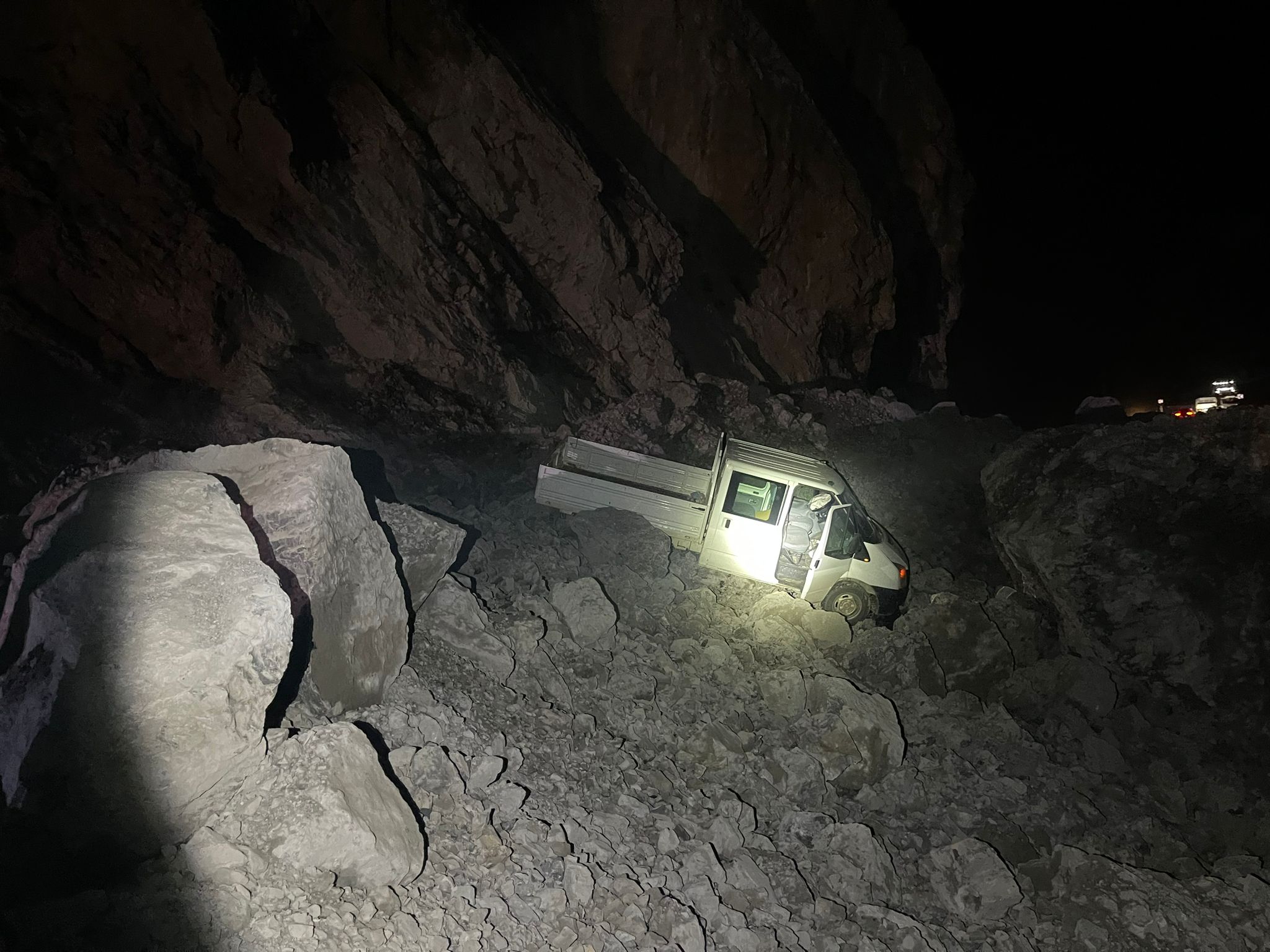 Hakkari-Çukurca karayolunda faciadan dönüldü!