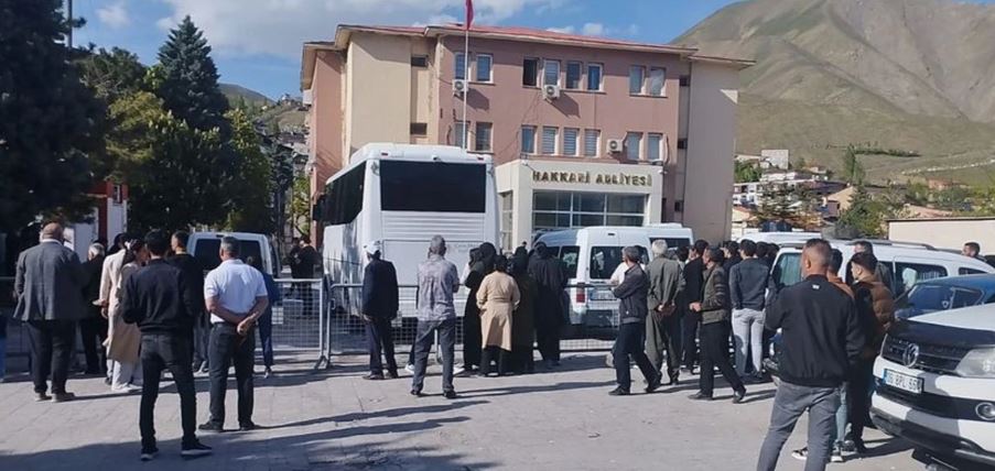 Hakkari’de Gözaltına alınan 11 kişiden 6'sı tutuklandı