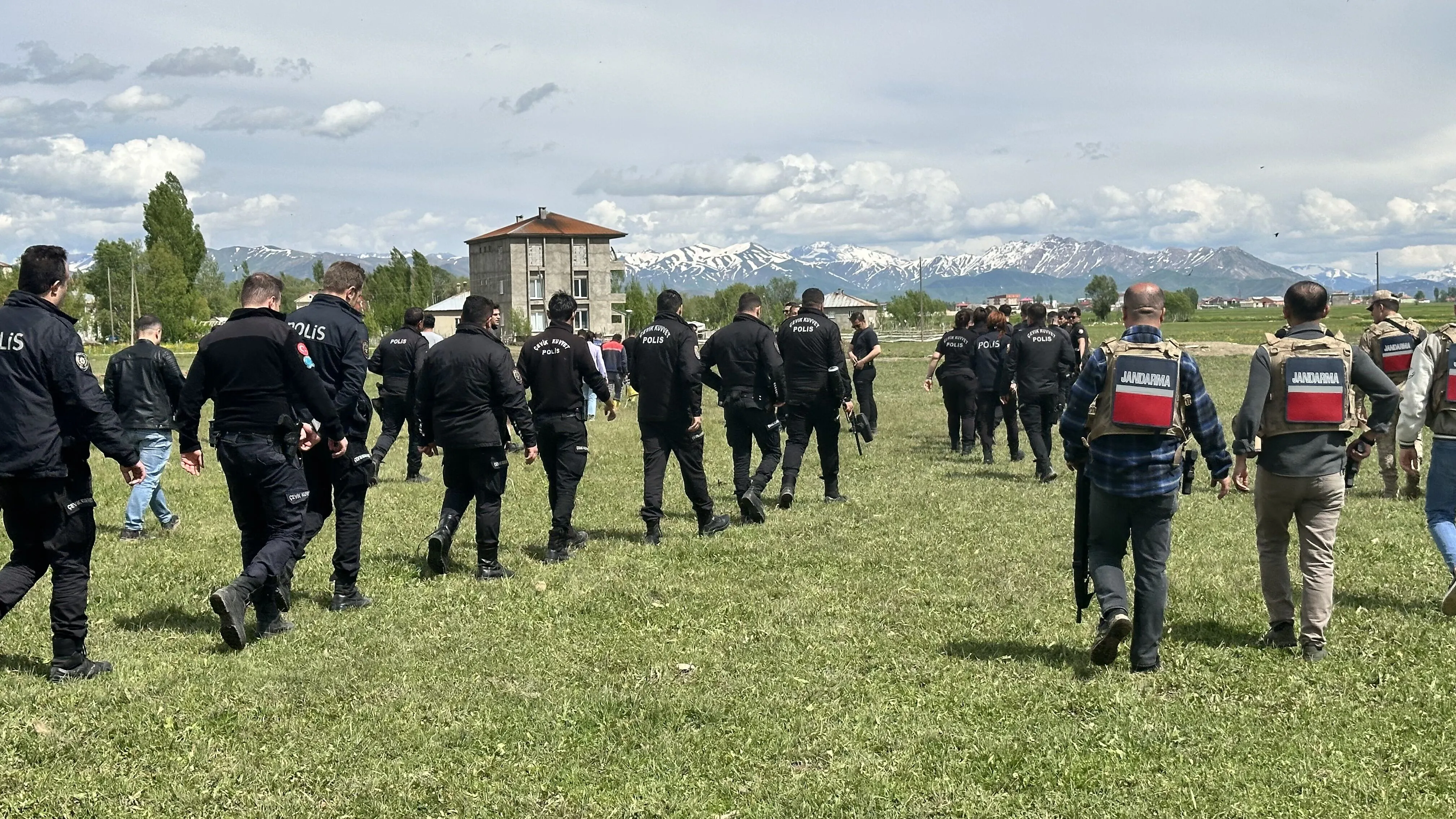 Yüksekova’da ILS Cihazı gerginliği