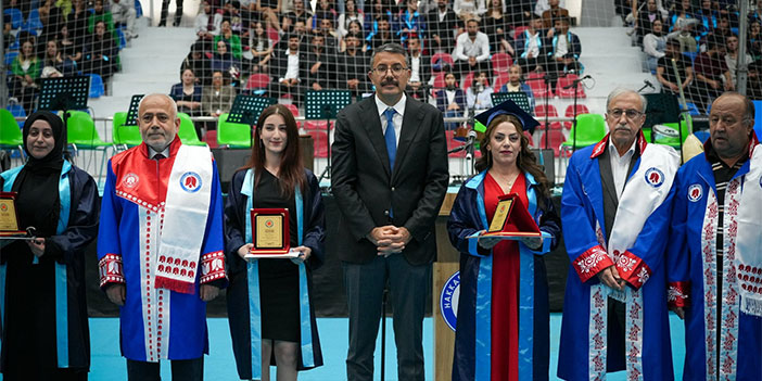 Hakkari Üniversitesinde mezuniyet töreni