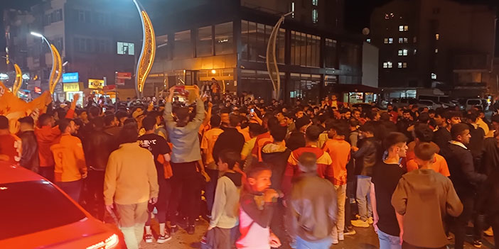 Hakkari'de Galatasaray'ın şampiyonluğu kutlandı