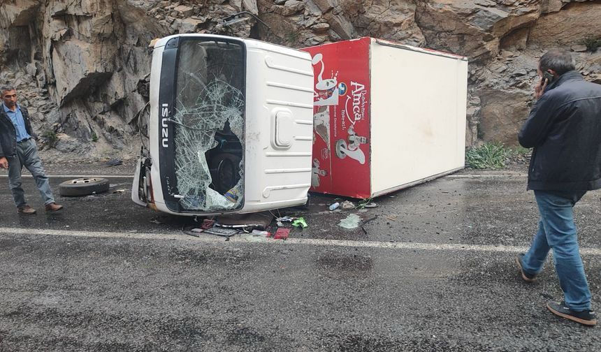 Hakkari'de Trafik kazası: 2 Yaralı