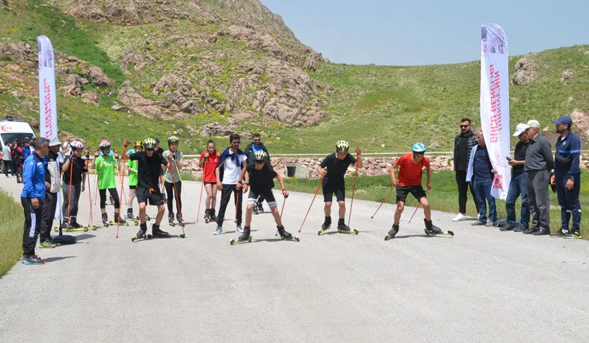 Yüksekovalı sporcular il birinciliği için yarıştı