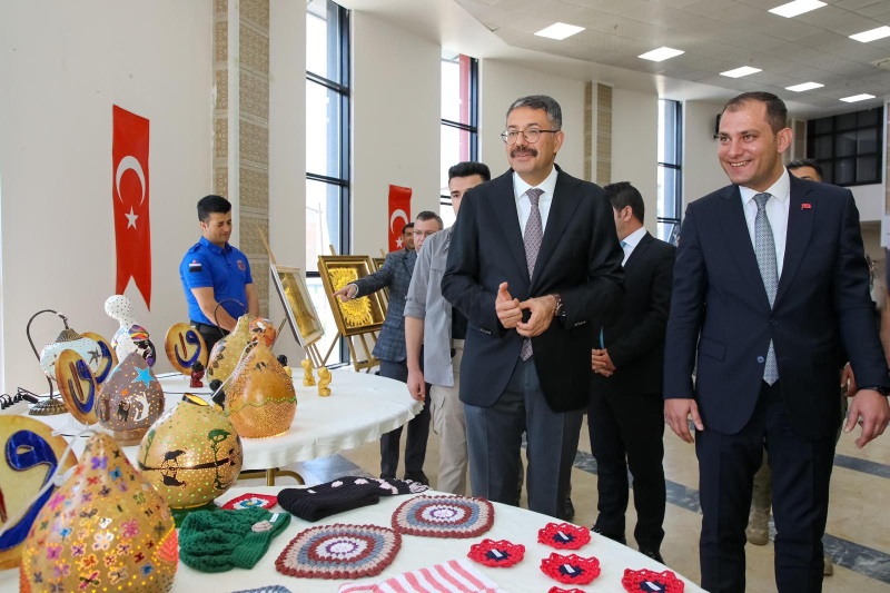 Hakkari'de ' Değerler Eğitimi'' yıl sonu sergisi