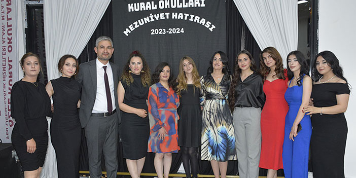 Kural Okulları’ndan görkemli mezuniyet töreni