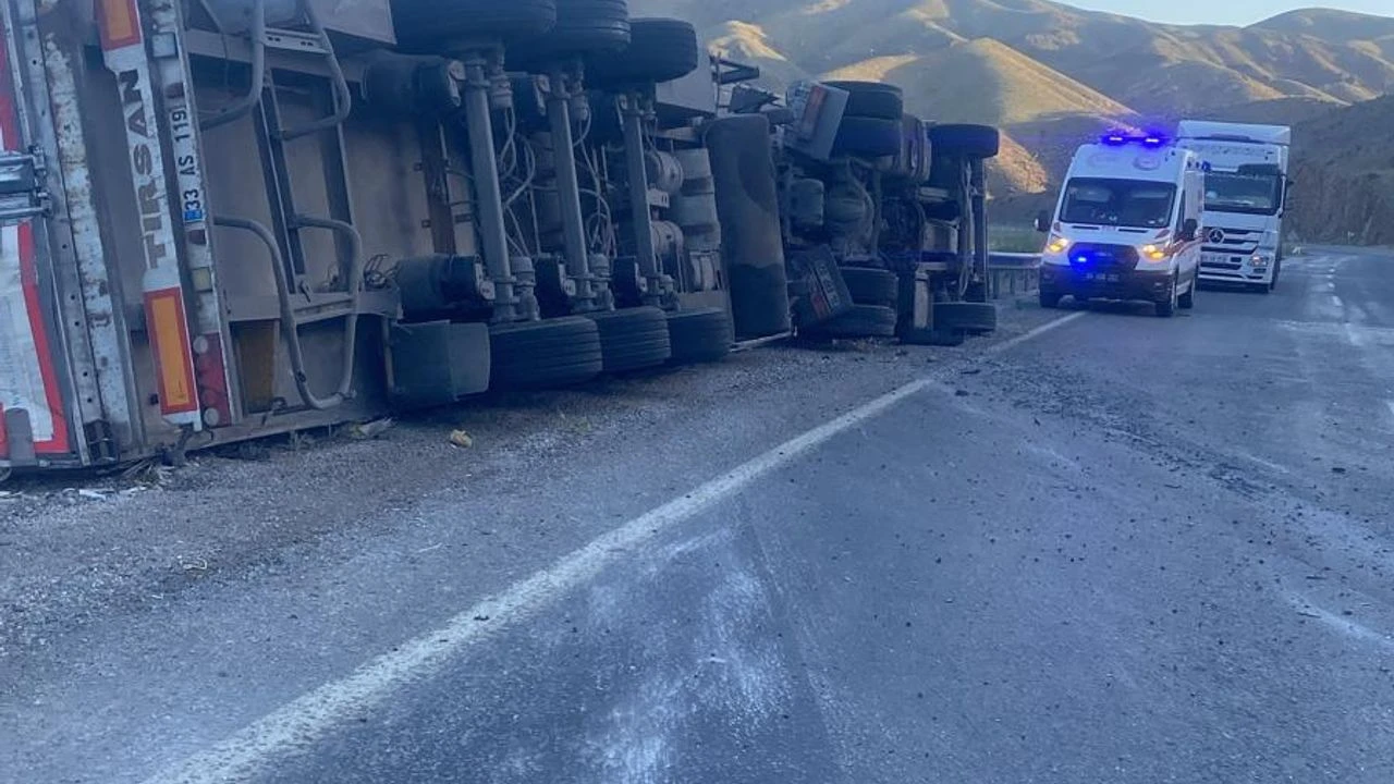 Hakkari Van kara yolunda kaza: 1 yaralı