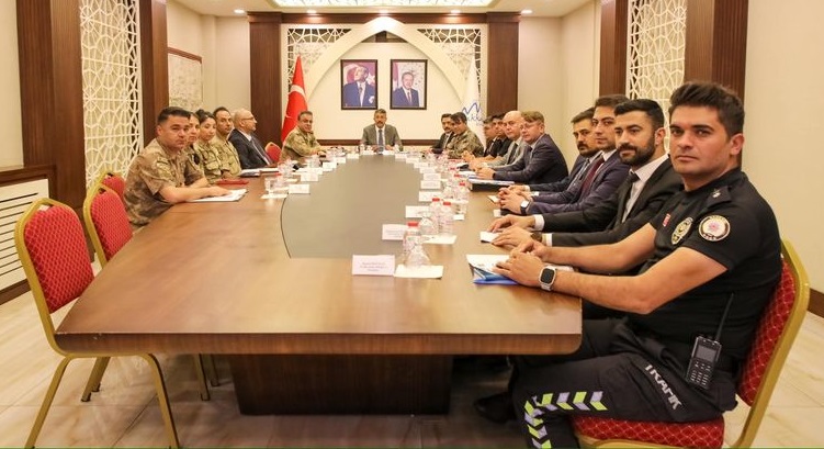 Vali Çelik; Hakkari'de İntiharlar azaldı