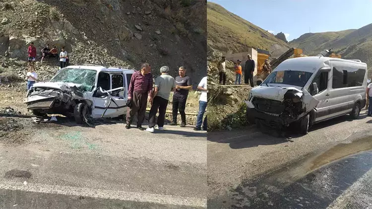 Hakkari’de  2 araç, kafa kafaya çarpıştı: 2'si ağır 13 yaralı