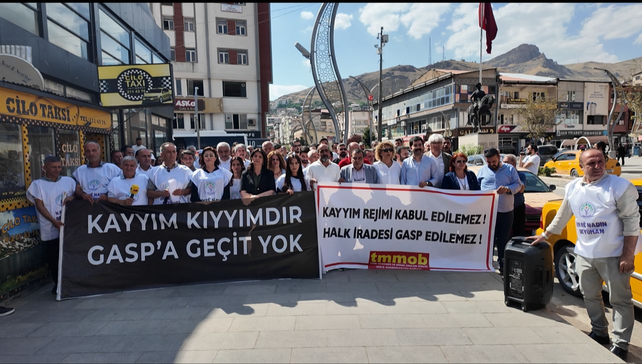 Hakkari'de Kayyum tepkileri sürüyor