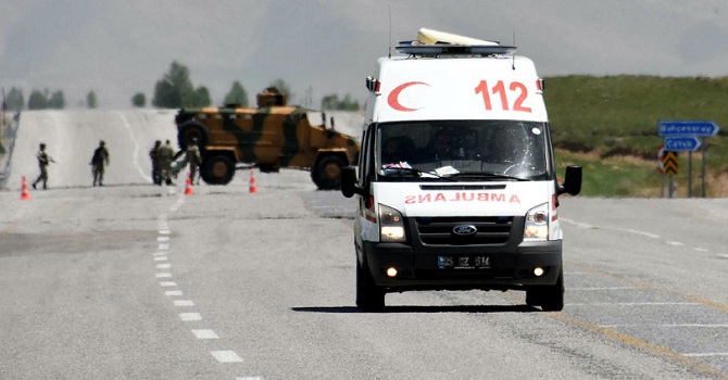 Hakkari'de Askeri Araç Kaza Yaptı: 1 Şehit, 3 Yaralı