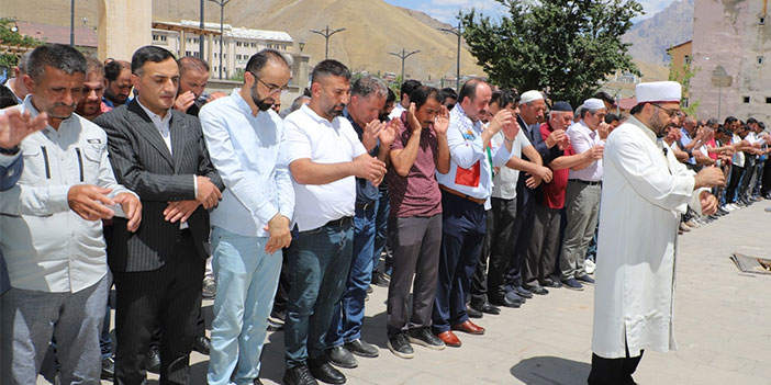Hakkari'de İsmail Heniyye için gıyabi cenaze namazı kılındı