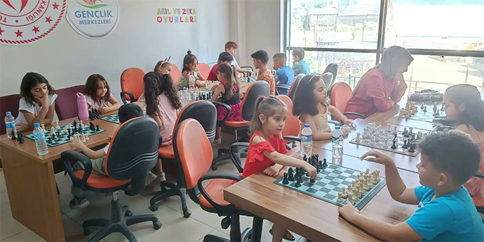 Hakkari’de ‘Yaz Okulu’ kurslarına 10 bin kişi katılıyor