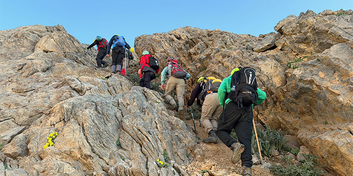 10 dağcı, 4 bin 135 rakımlı Reşko'nun zirvesine çıktı