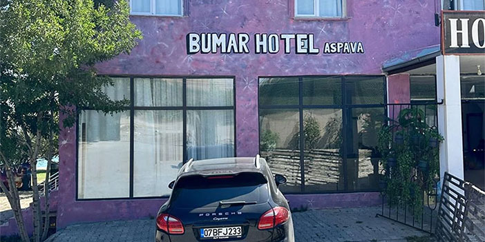 Hakkarili turizmci Gevaş’ta otel açtı
