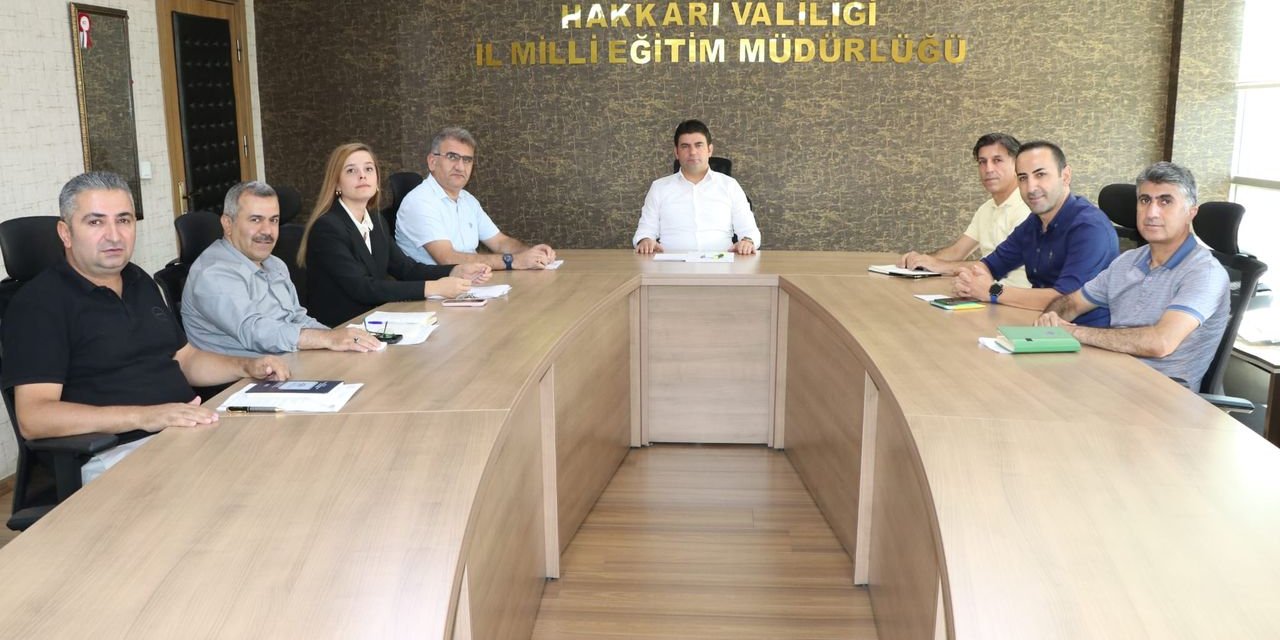 Hakkari MEM'de haftalık değerlendirme toplantısı yapıldı